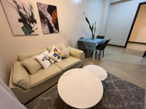 Queen Bed with WiFi, Sofa,Balcony at Okada Complex near MOA&Airport 8Q